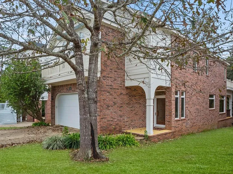7516 Pinehurst Ct — Photo 3