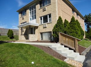 1614 Ogden Ave APT B, Downers Grove, IL 60515