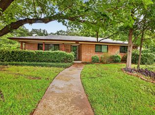 628 W Redbud Dr, Hurst, TX 76053