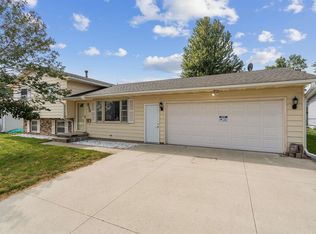 830 Colby Rd, Waterloo, IA 50701