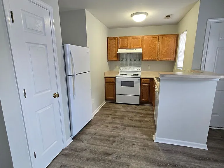 63 Coats Cir — Photo 10