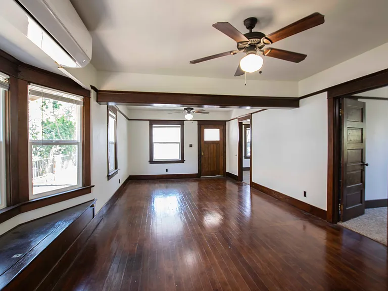 237 Orange Grove Ave — Photo 6