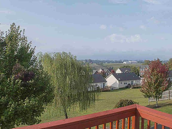 3rd image of 155 Wistaria Dr