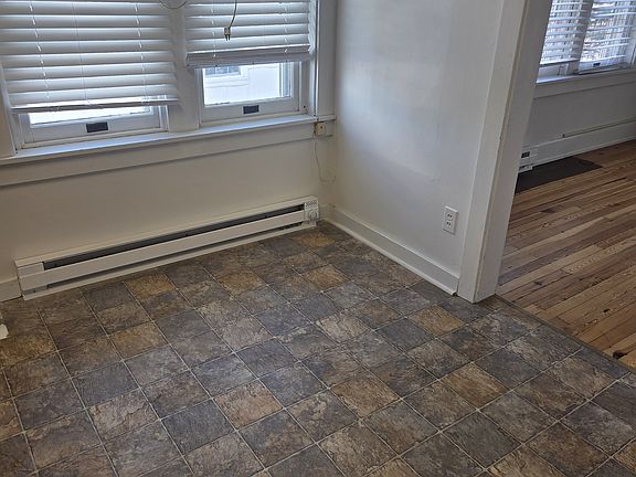 3rd image of 121 W Lancaster Ave