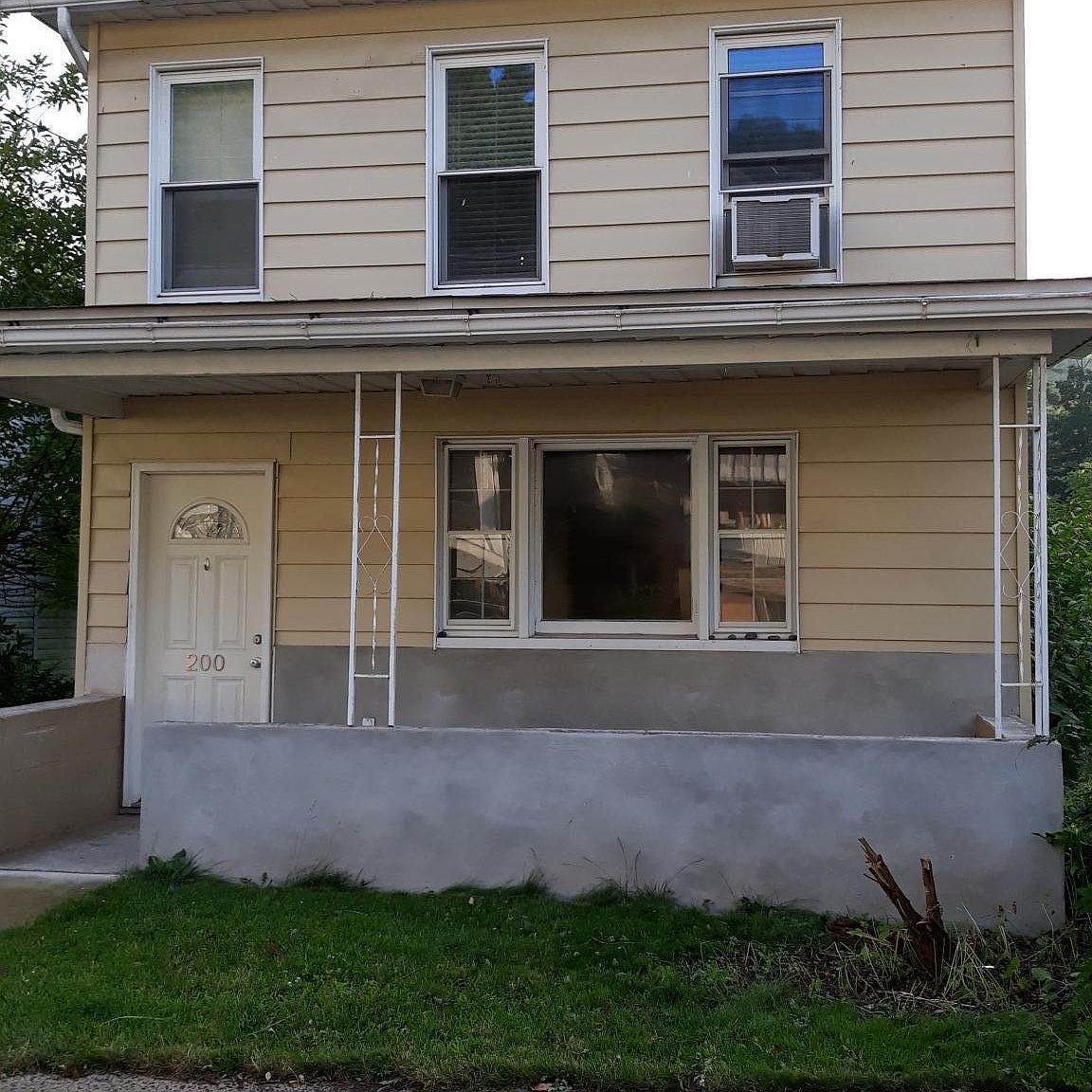 200 Main St, Parryville, PA 18244 Zillow