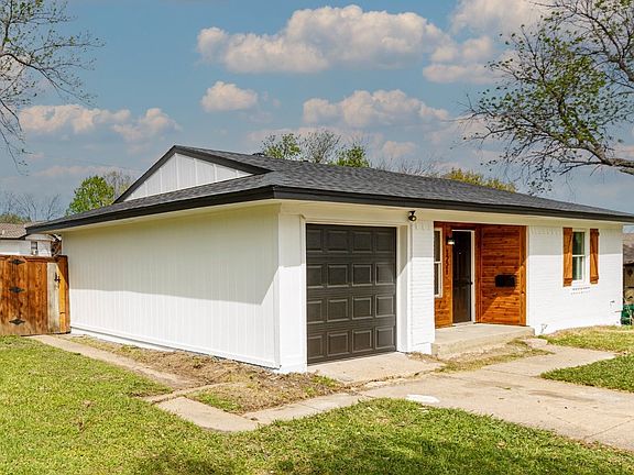 3rd image of 1221 Rusk Dr