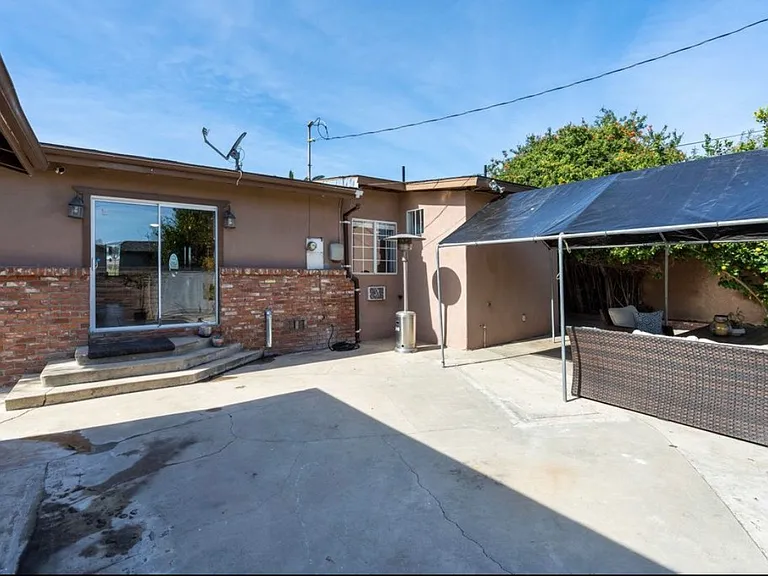 2416 S San Antonio Ave — Photo 28