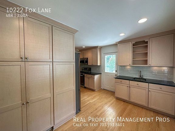 5th image of 10222 Fox Ln