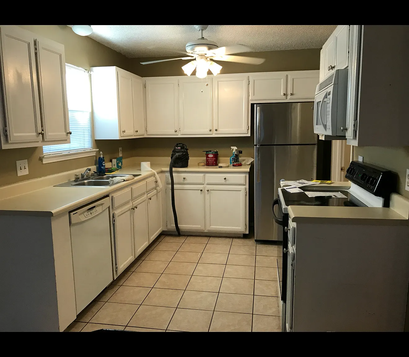 3 bed, 2.5 bath, 1420 sqft, $1,850 — Photo 3