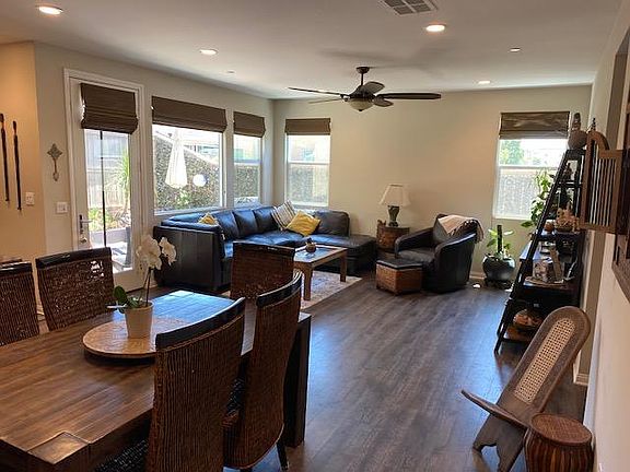 Dining/living area (1st floor)