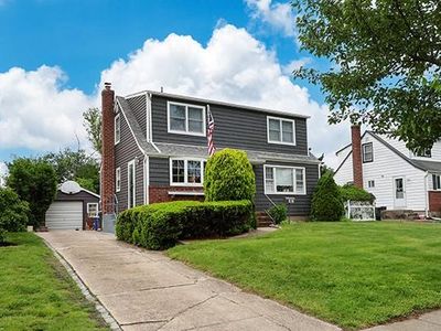 816 Strang Drive, Wantagh, NY, 11793