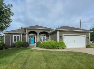 5000 SW Raintree Cir, Lees Summit, MO 64082