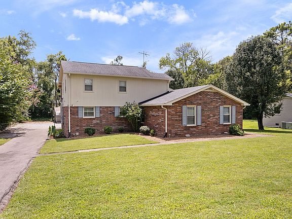4th image of 207 Brookside Dr