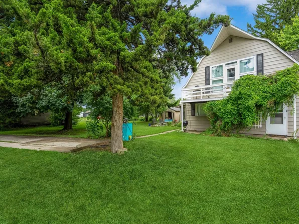 110 E 20th St N, Newton, IA 50208