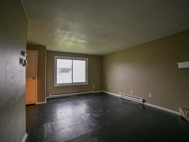 720 Fairwood Dr #4 — Photo 4