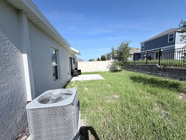 2715 Gentle Rain Dr — Photo 16