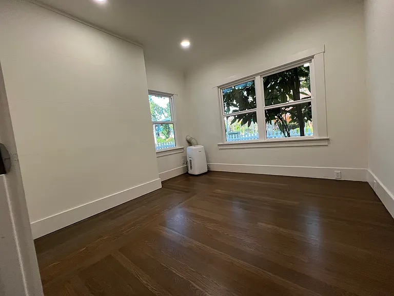 400 Webster St — Photo 10