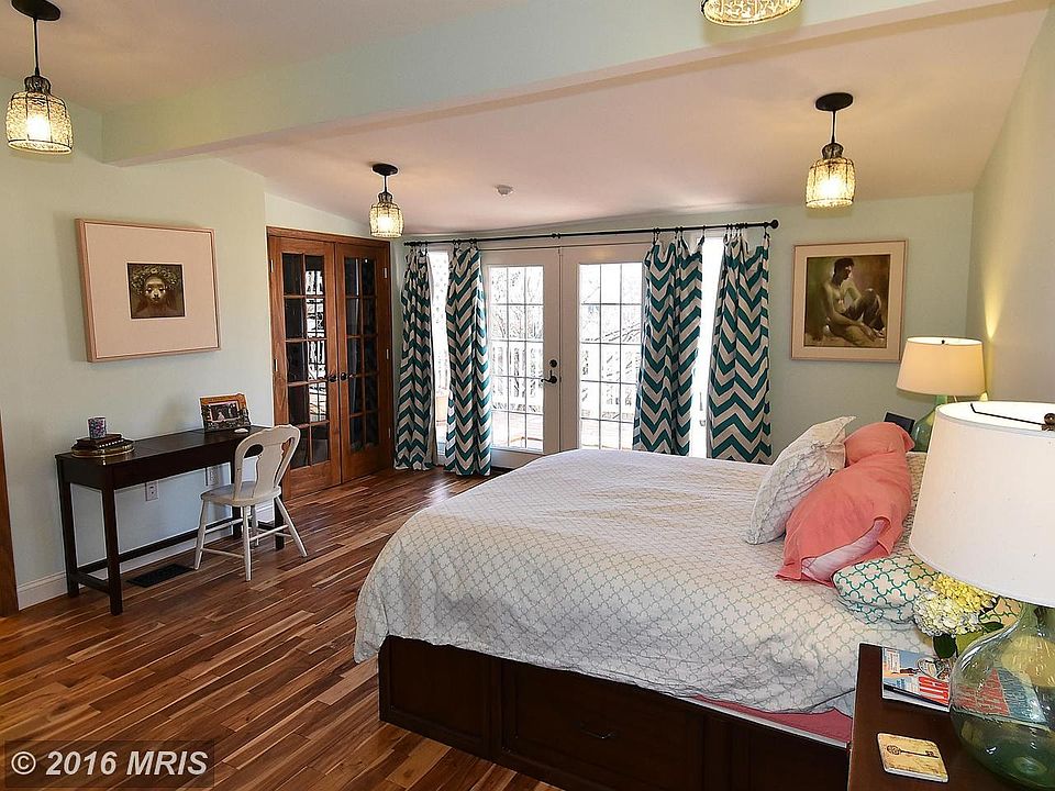 Bedroom (Master)