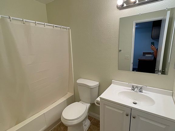 4th image of 4212 47th St APT 6
