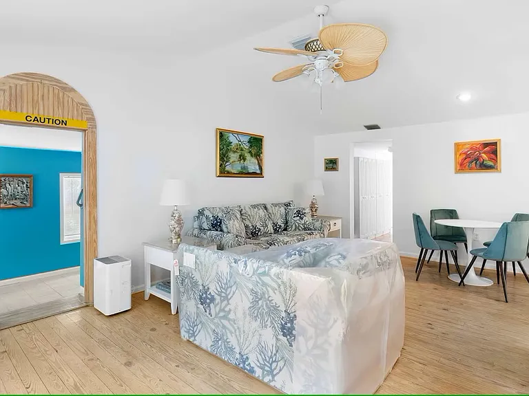 237 Avenida De La Isla #A — Photo 9