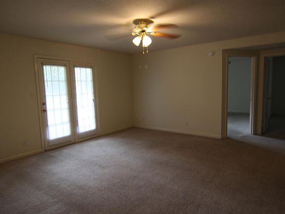 2nd image of 422 Jack Miller Blvd