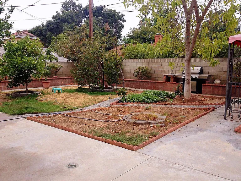 4735 Willard Ave — Photo 2