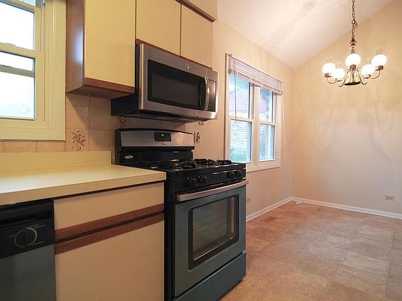 4th image of 427 Beechwood Dr