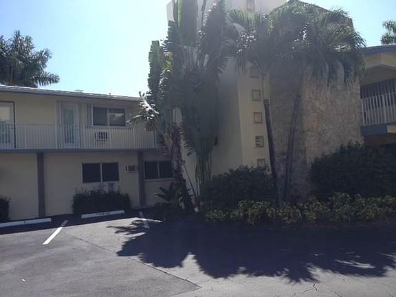 3rd image of 160 Isle Of Venice Dr APT 26