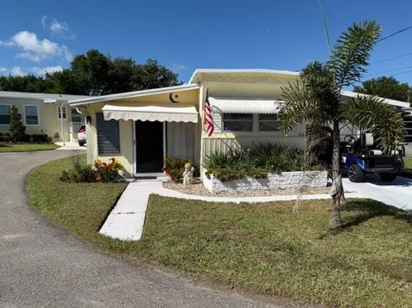 23D Lake Breeze Dr, Tavares, FL 32778