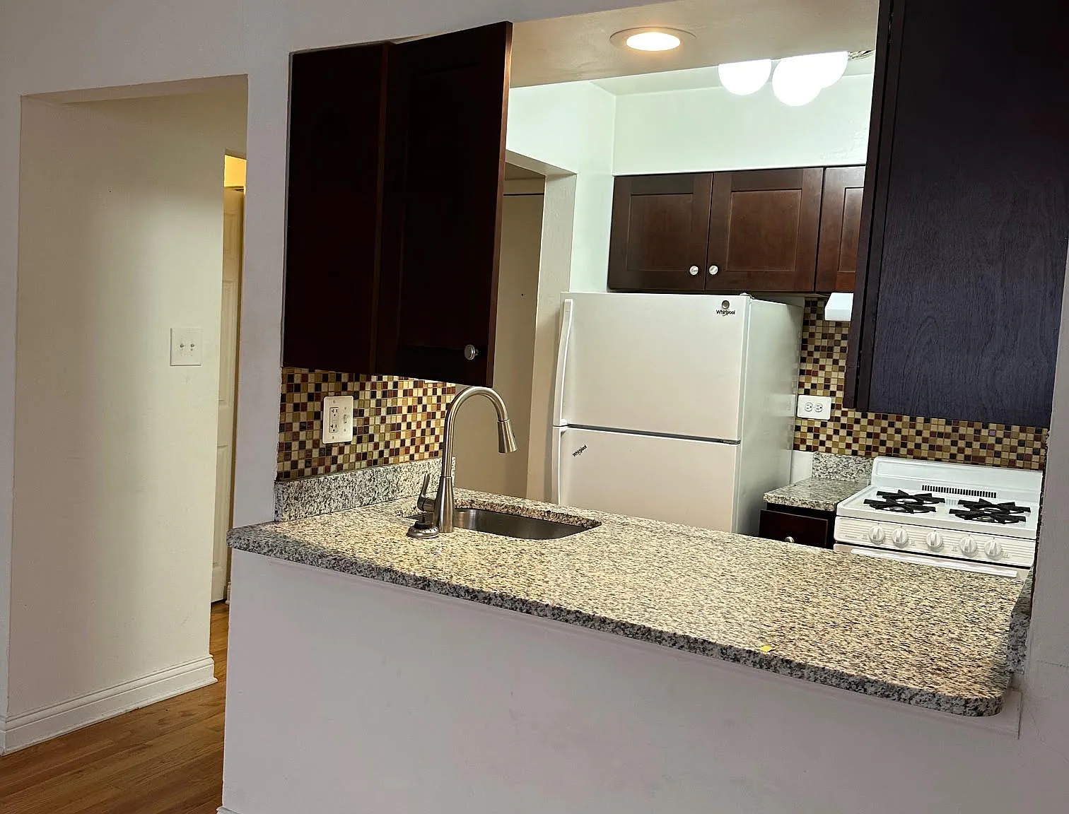 Studio, 400 sqft, $1,500 — Photo 3