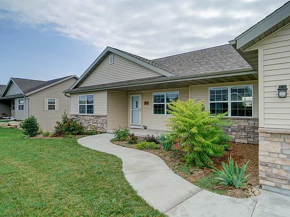 2nd image of 303 Honeycrisp Dr