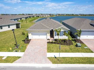 915 Stonewater Lake Ter, Cape Coral, FL 33993