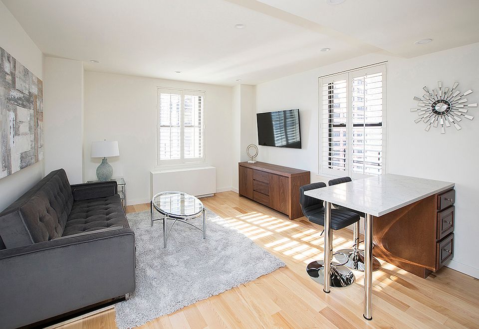 1st image of 150 W 51st St APT 1216
