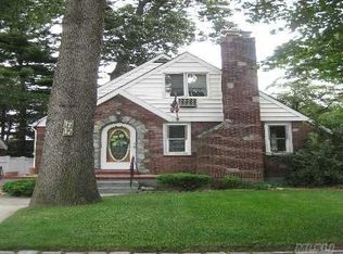 1717 Kenneth Ave, Baldwin, NY 11510