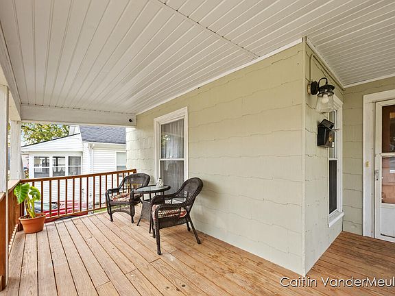 3rd image of 431 Fernando St NE