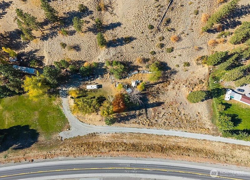 4th image of 21300 US Highway 97a