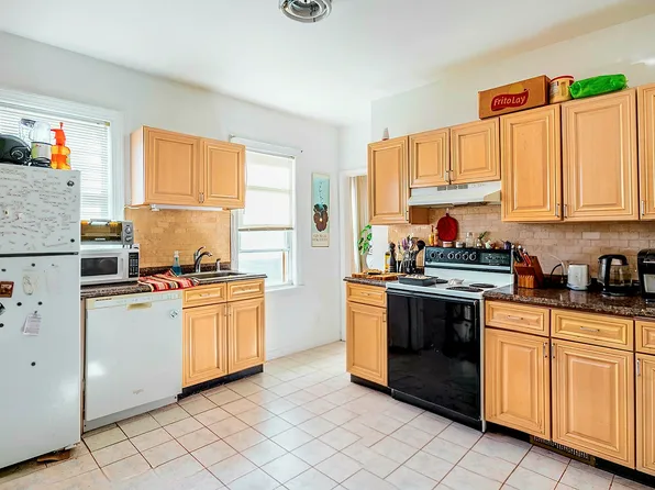 66 Brooks St #4, Brighton, MA 02135