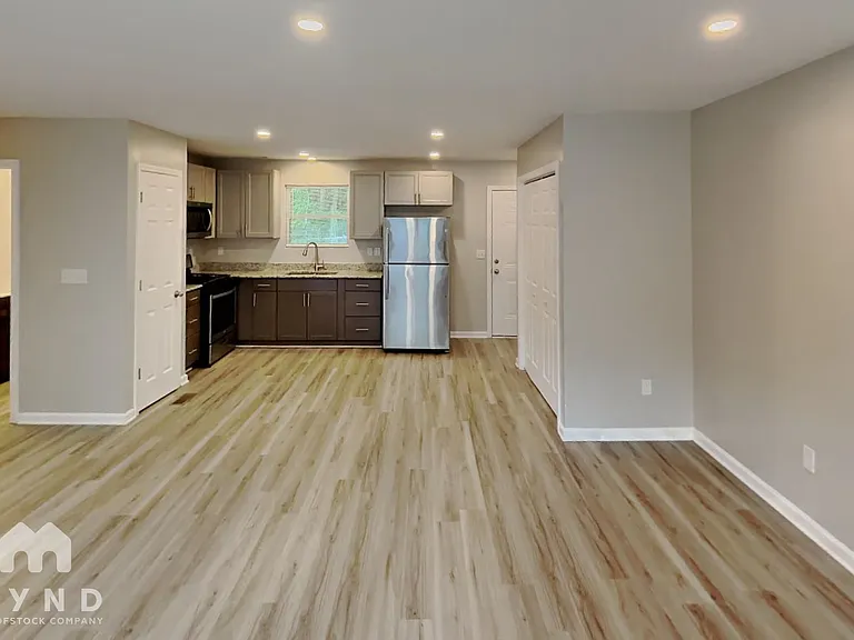 214 Aspen Dr — Photo 5