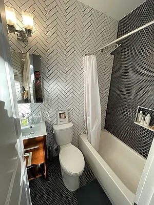 Rented by Pear NYC LLC | media 46