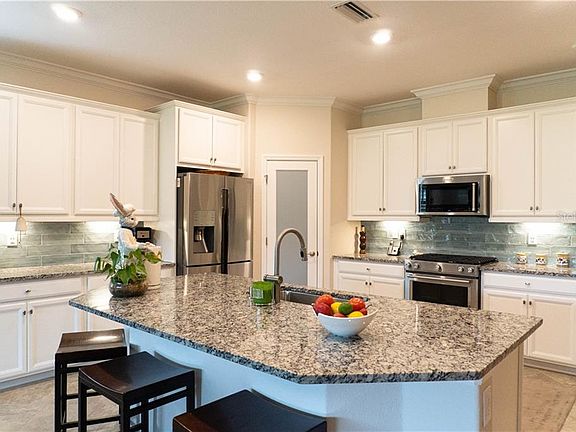 3rd image of 2520 Starwood Ct
