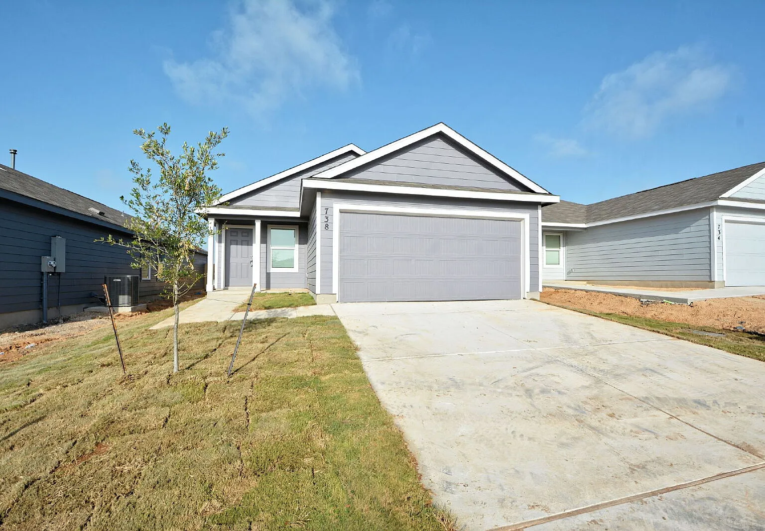 4 bed, 2.0 bath, 1627 sqft, $1,565 — Photo 1