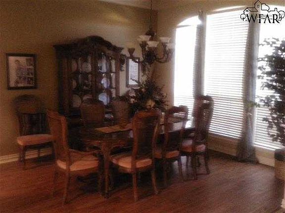5th image of 1504 Tanglewood Dr