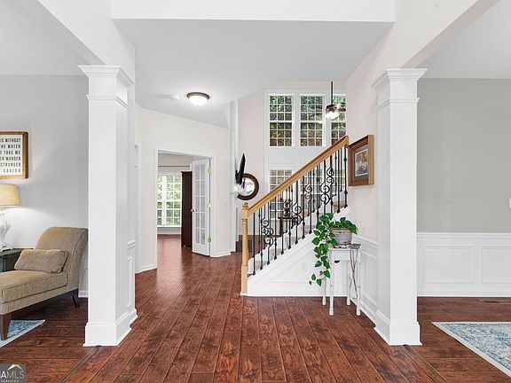 4th image of 517 Elkhorn Pl