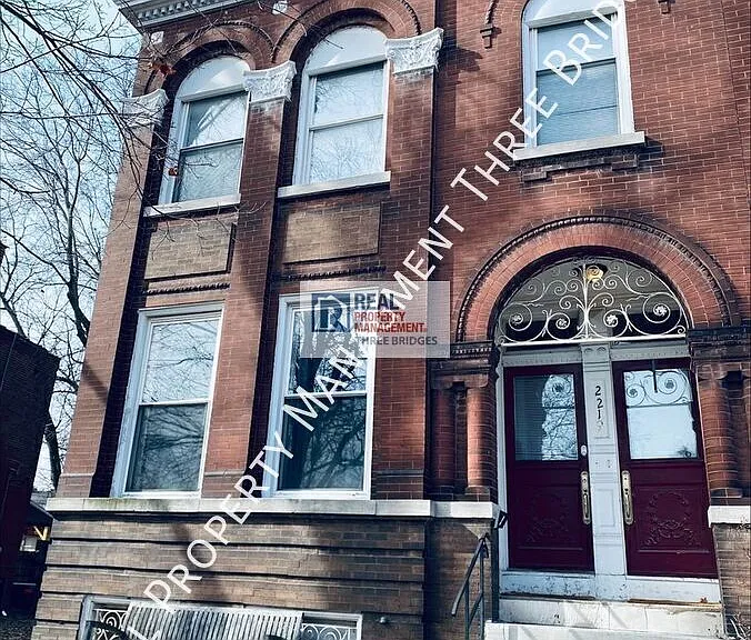 2219 McNair Ave #2219 MCNAIR 1F — Photo 2