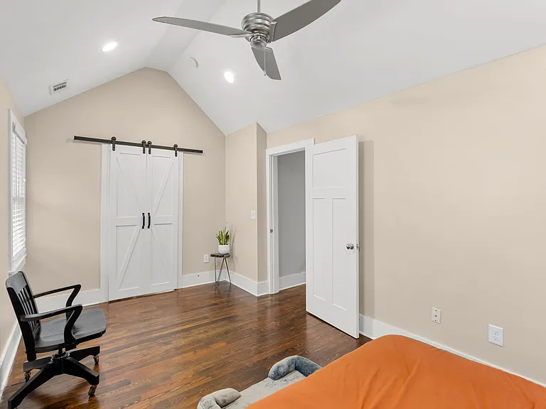 1308 Overton St — Photo 15