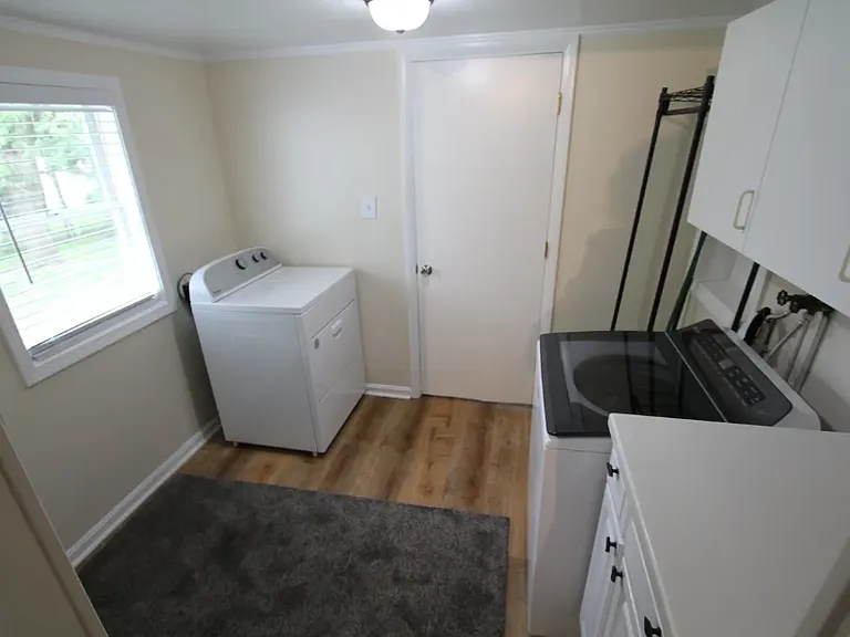 215 N College Ave — Photo 22