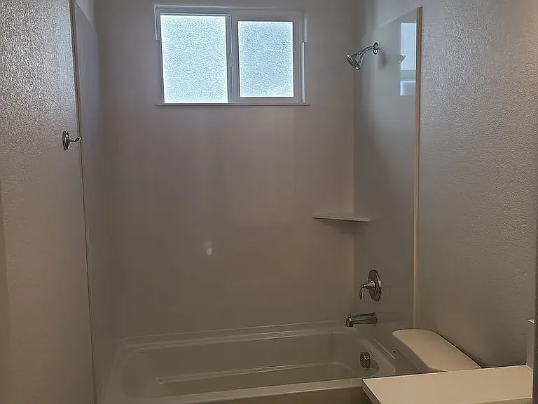 118 E Vince St — Photo 16