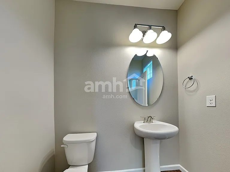 306 Holdener Ln — Photo 9