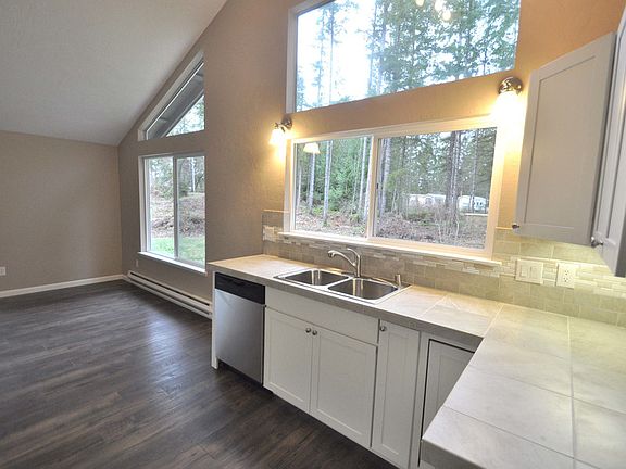 5th image of 151 E Lakeway Dr