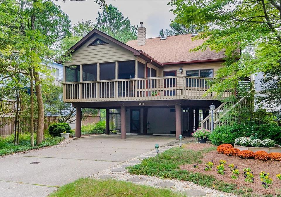 1st image of 210 Ashwood Ct